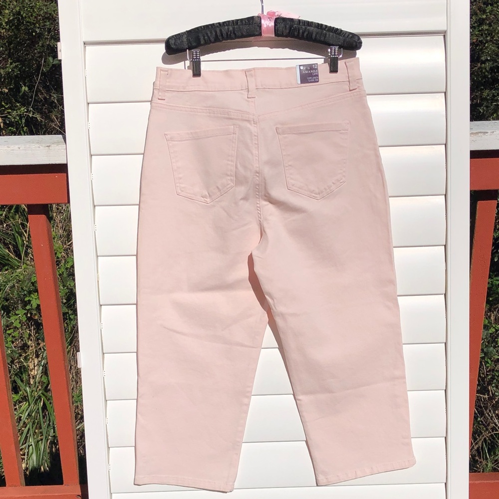 Gloria Vanderbilt Pale Pink Cropped Capris with Snap Tabs - Picture 7 of 9